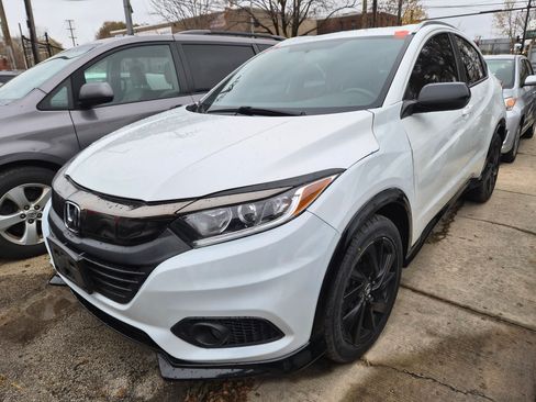 Used 2021 Honda HR-V Sport image 2