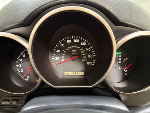 Used 2004 Lexus SC 430 Convertible RWD image 28