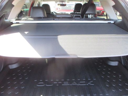 Used 2020 Subaru Outback Limited Wagon AWD/4WD image 13