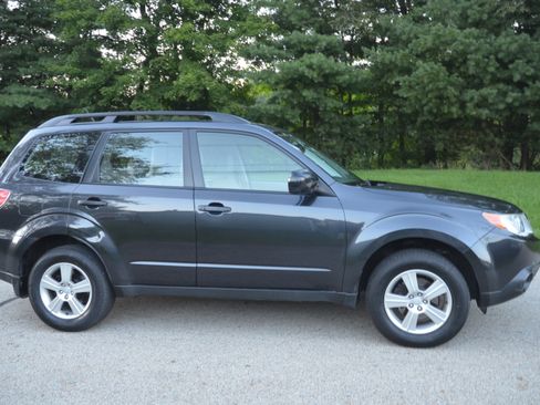 Used 2013 Subaru Forester 2.5X AWD/4WD image 6