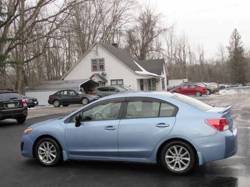 Used 2012 Subaru Impreza 2.0i Premium image 5