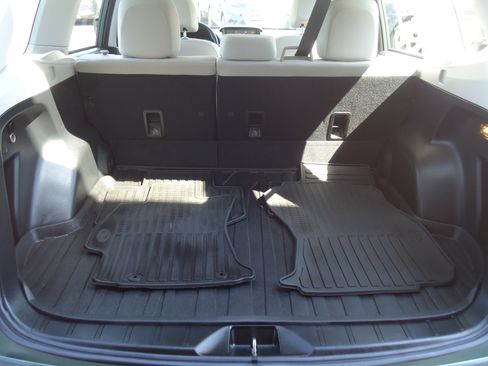 Used 2017 Subaru Forester 2.5i AWD/4WD image 11