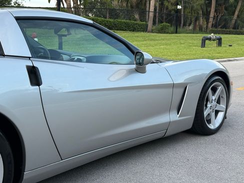Used 2005 Chevrolet Corvette Coupe RWD image 49