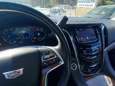 Used 2016 Cadillac Escalade ESV image 19