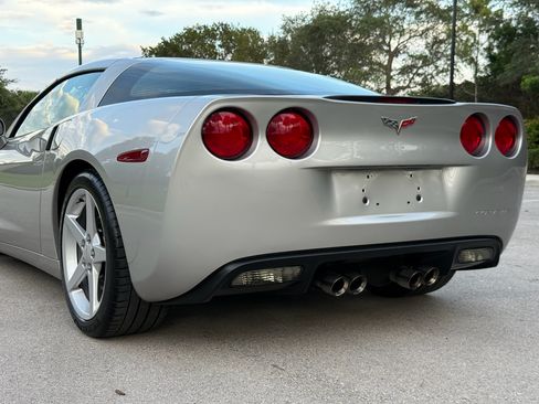 Used 2005 Chevrolet Corvette Coupe RWD image 39