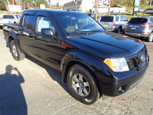 Used 2011 Nissan Frontier PRO-4X image 6
