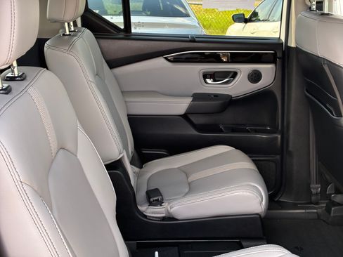 Used 2025 Honda Pilot EX-L image 23