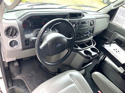 Used 2012 Ford E-150 and Econoline 150 XL image 25