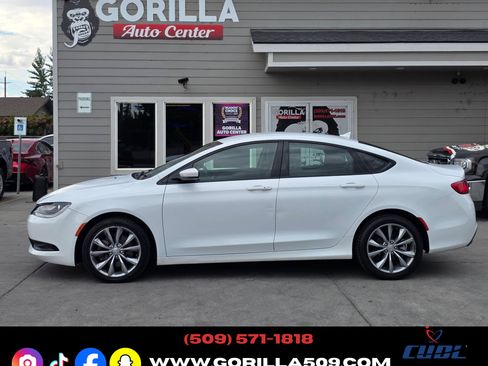 Used 2016 Chrysler 200 S AWD image 4