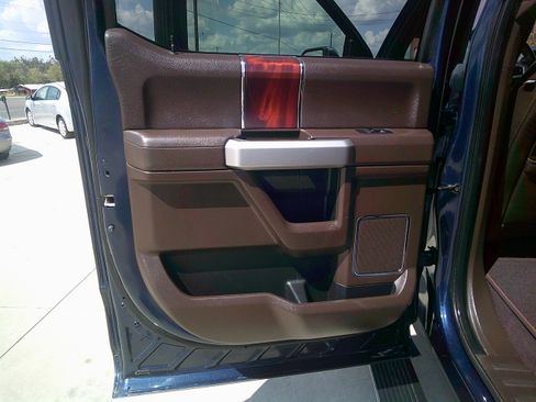 Used 2018 Ford F150 King Ranch image 12