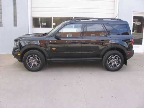 Used 2024 Ford Bronco Sport Badlands image 3