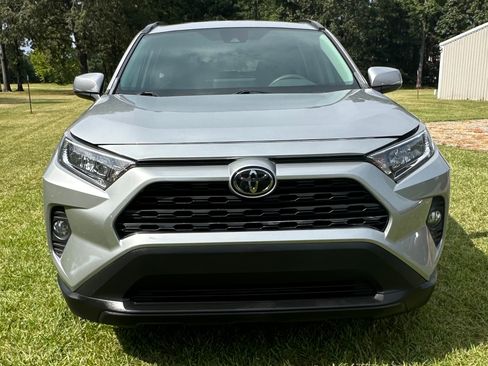 Used 2021 Toyota RAV4 XLE image 2