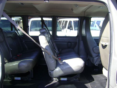 Used 2013 Chevrolet Express 3500 LS image 7