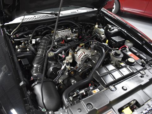 Used 2002 Ford Mustang GT Convertible RWD image 16