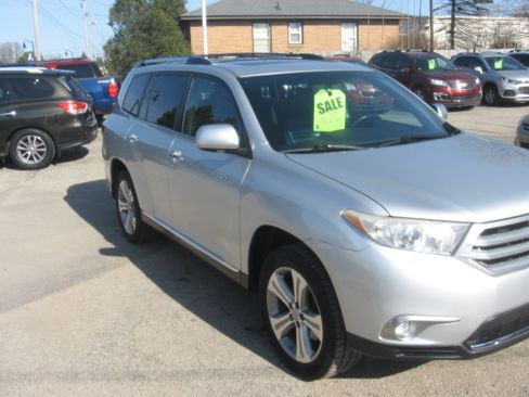Used 2011 Toyota Highlander Limited image 3