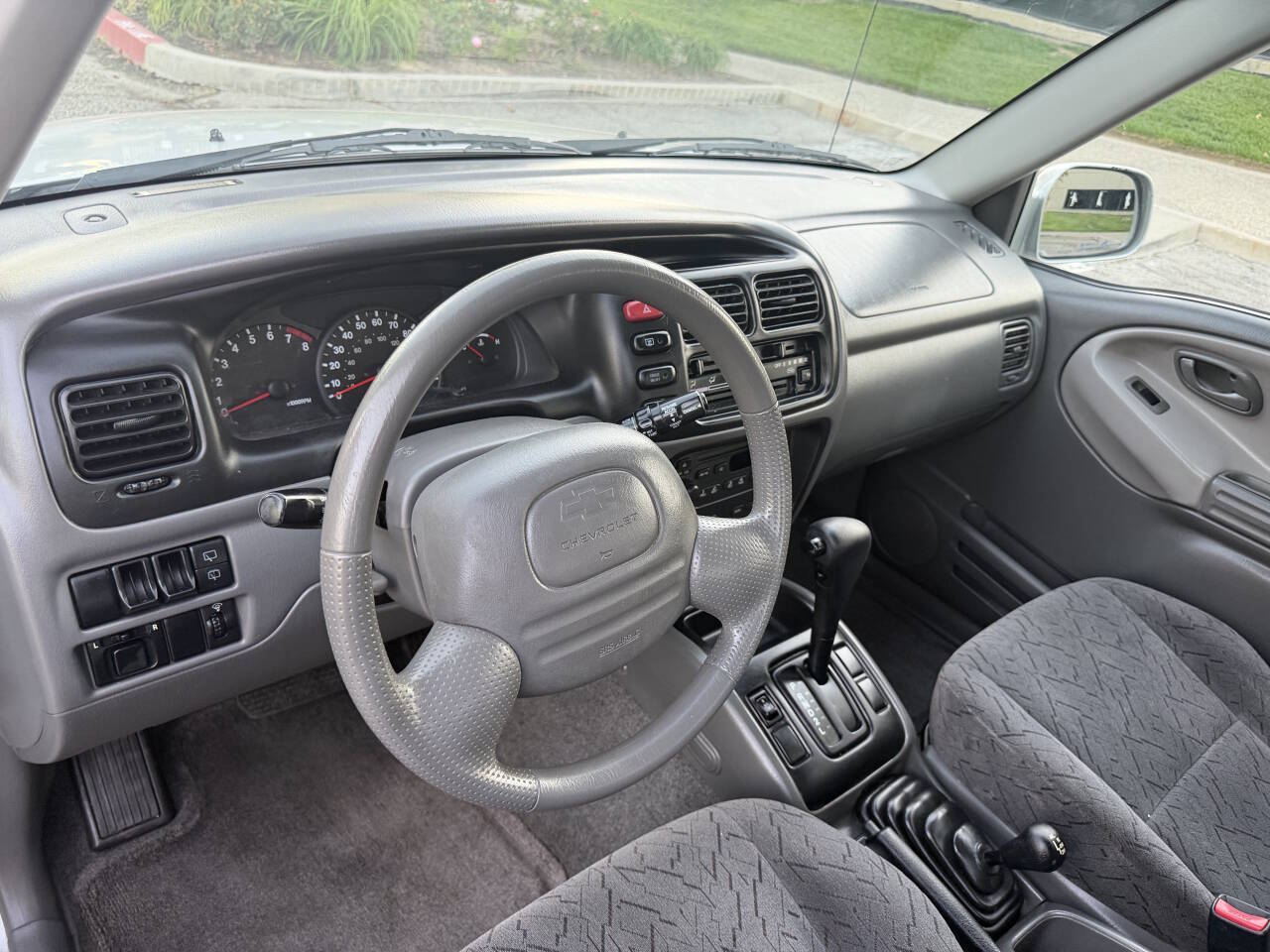 Used 2004 Chevrolet Tracker 4WD LT image 21