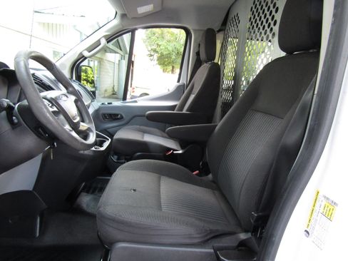 Used 2017 Ford Transit 250 image 9