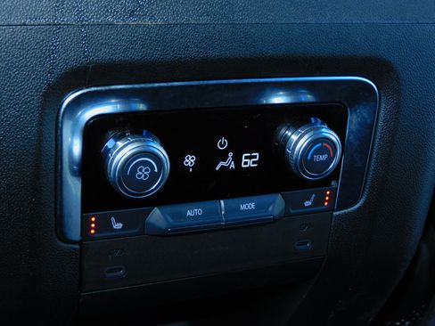 Used 2025 GMC Yukon Denali image 21