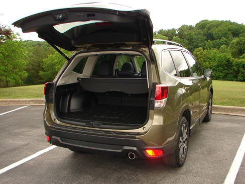 Used 2024 Subaru Forester Limited AWD/4WD image 7