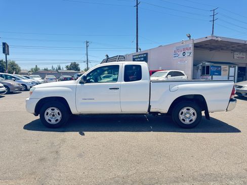 Used 2010 Toyota Tacoma 2WD Access Cab image 4