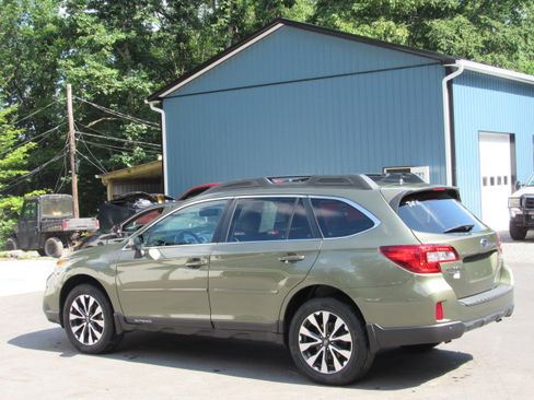 Used 2017 Subaru Outback 3.6R Limited AWD/4WD image 6