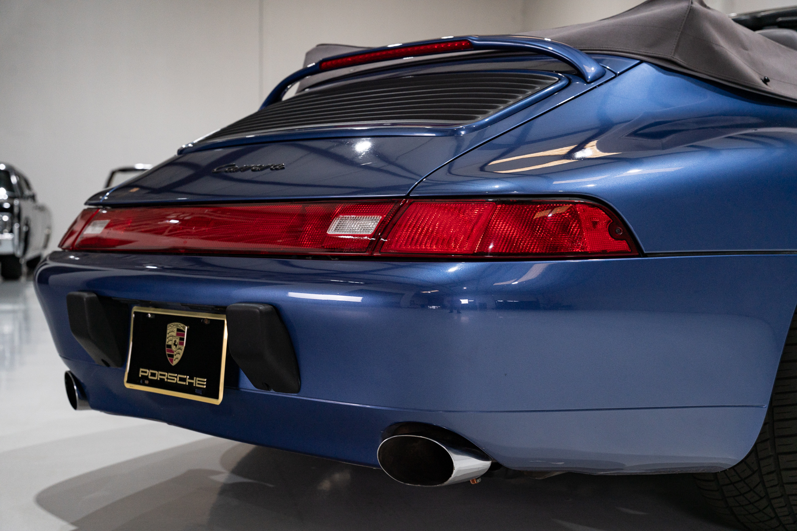 Used 1997 Porsche 911 Carrera Cabriolet RWD image 50