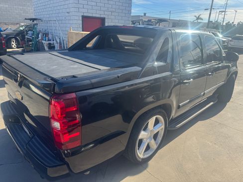 Used 2007 Chevrolet Avalanche 2WD image 2