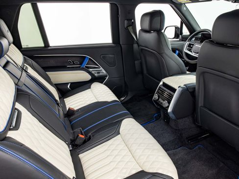 Used 2025 Land Rover Range Rover Long Wheelbase SE image 29