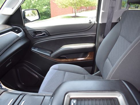 Used 2019 Chevrolet Tahoe 4WD image 23