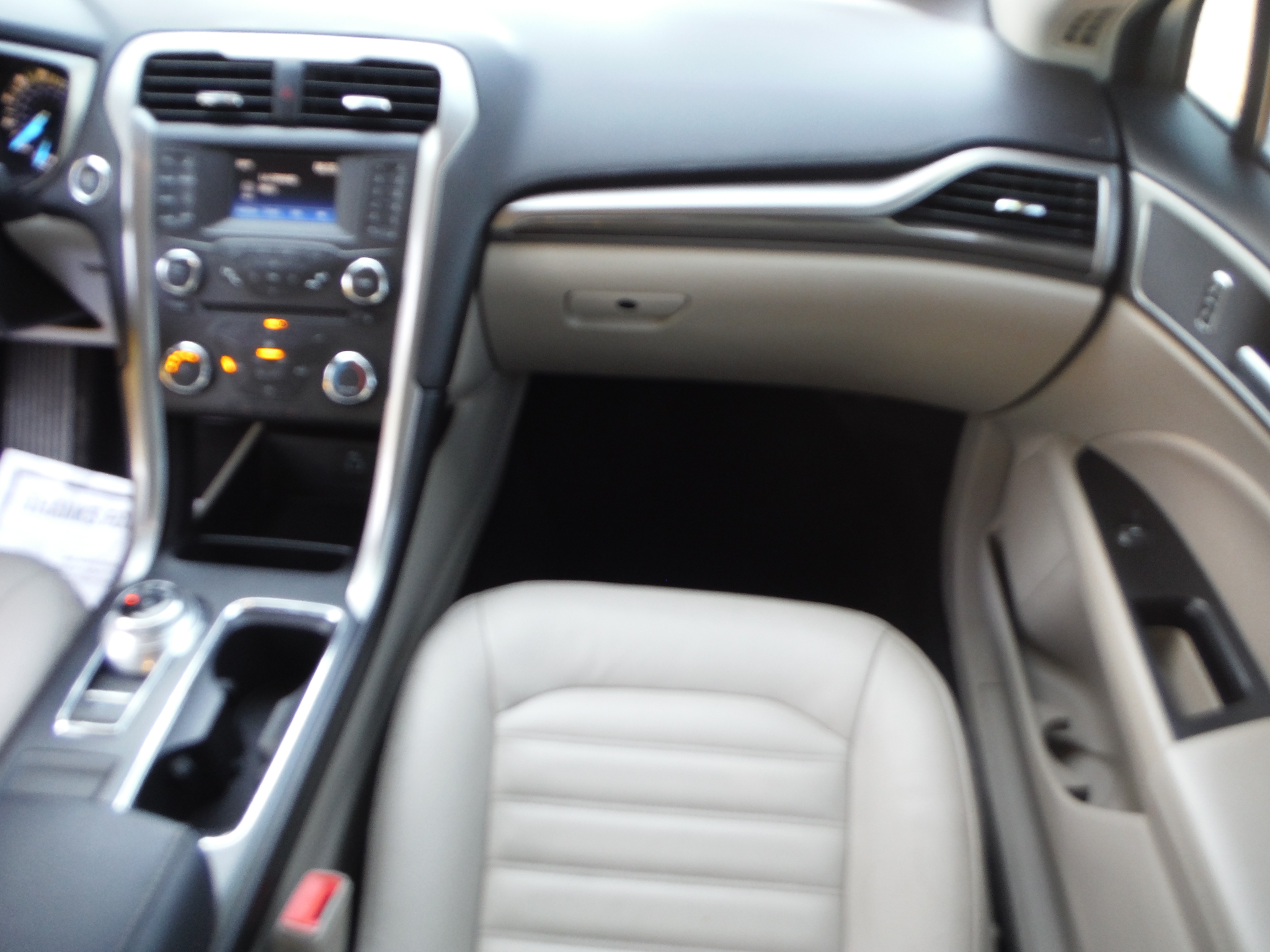 Used 2017 Ford Fusion SE FWD image 10