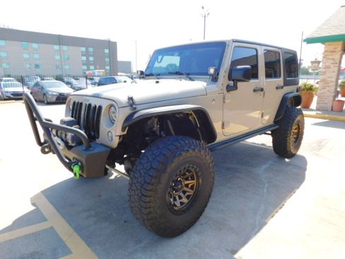 Used 2016 Jeep Wrangler 4WD Unlimited Sport image 4