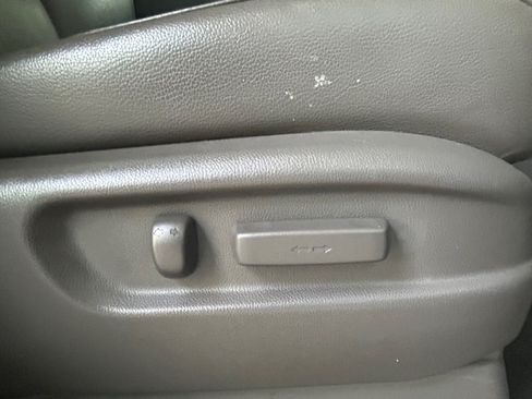 Used 2013 Honda Odyssey Touring Elite image 32