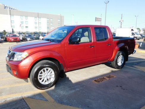 Used 2019 Nissan Frontier SV image 4
