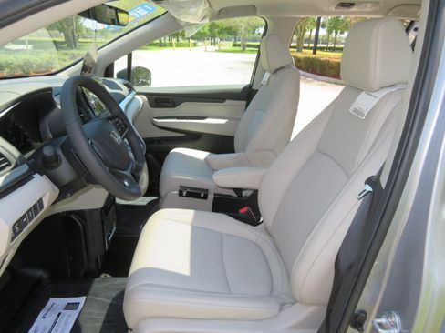 Used 2026 Honda Odyssey EX-L image 32