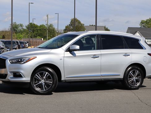 Used 2016 INFINITI QX60 AWD w/ Premium Plus Package image 2