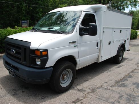 Used 2015 Ford E-350 and Econoline 350 Super Duty RWD image 1