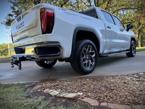 Used 2025 GMC Sierra 1500 SLT image 18