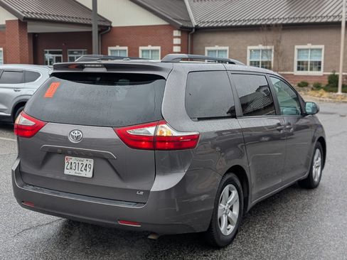 Used 2015 Toyota Sienna LE image 16