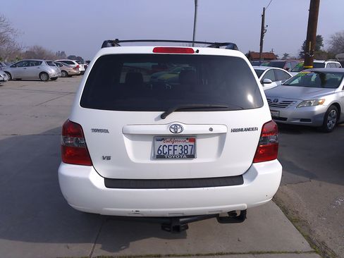 Used 2004 Toyota Highlander image 6