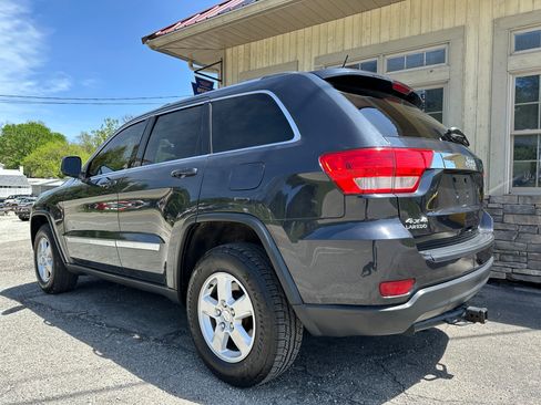 Used 2012 Jeep Grand Cherokee Laredo image 3