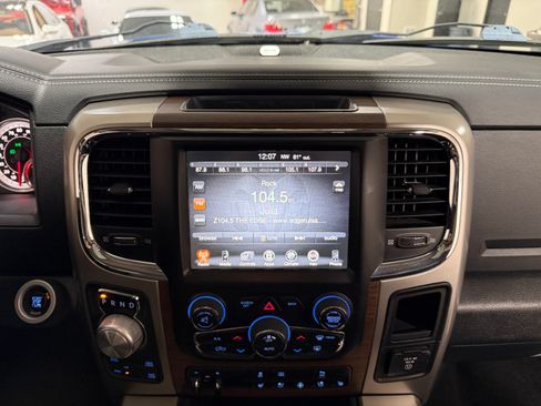 Used 2015 RAM 1500 4x4 Crew Cab Laramie image 21