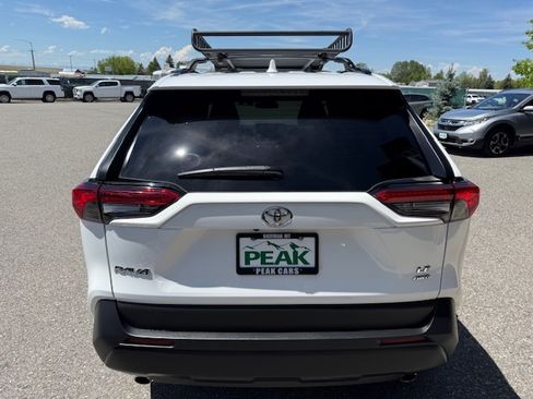 Used 2019 Toyota RAV4 AWD LE image 4