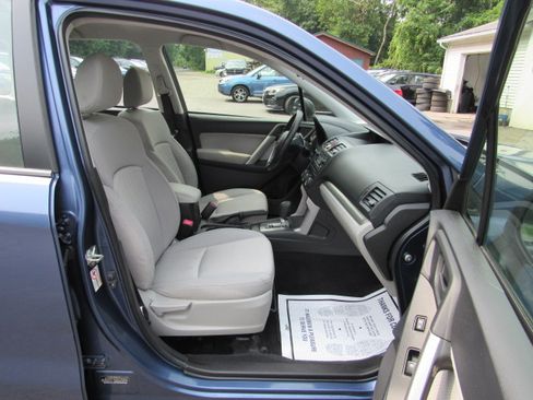 Used 2014 Subaru Forester 2.5i AWD/4WD image 19