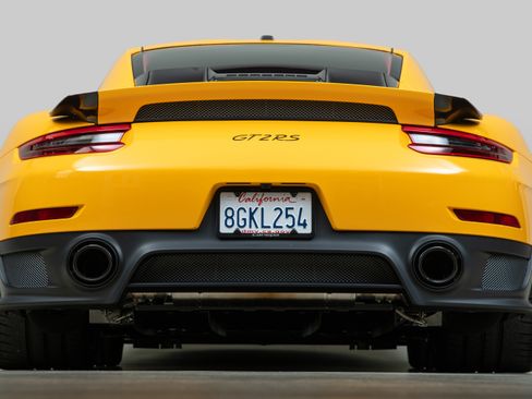 Used 2018 Porsche 911 GT2 RS image 10