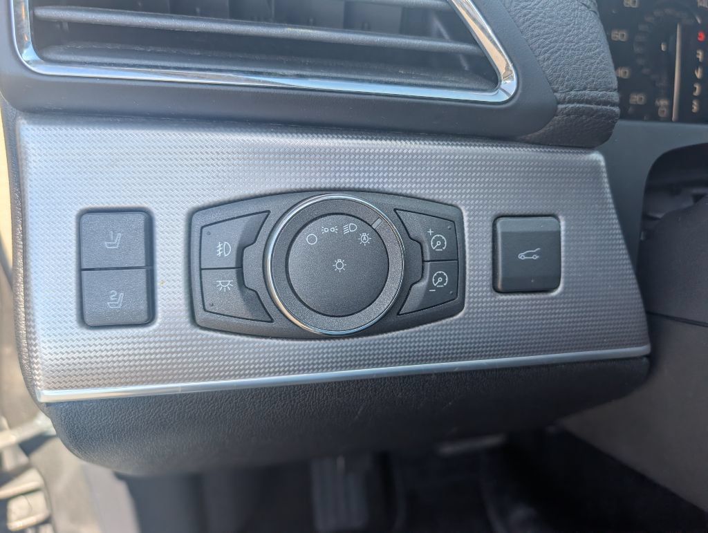 Used 2012 Lincoln MKX AWD w/ Premium Package image 16