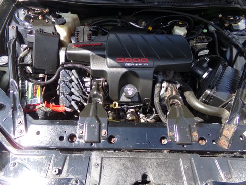 Used 2004 Pontiac Grand Prix GTP FWD image 18