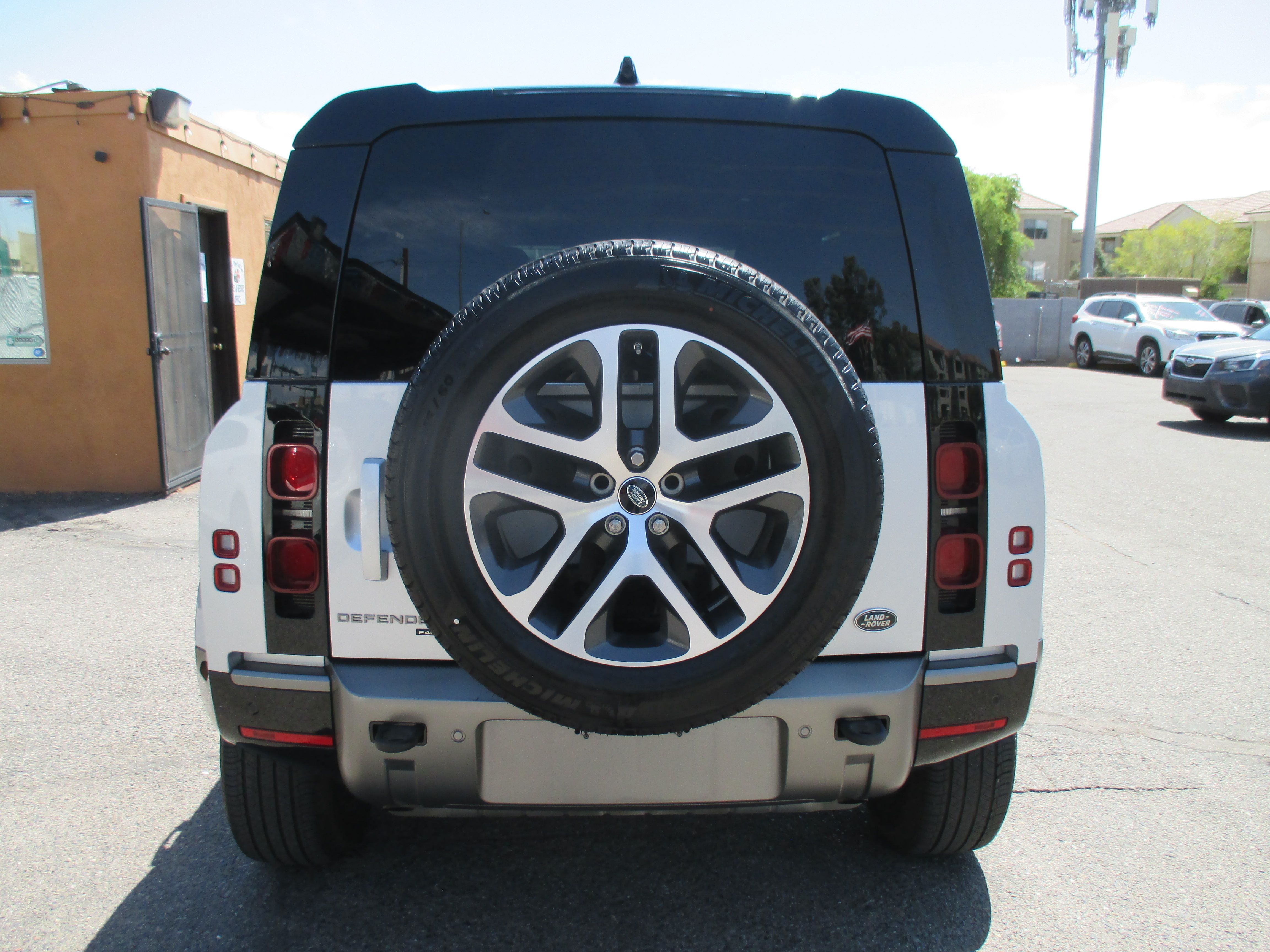 Used 2021 Land Rover Defender 110 X-Dynamic HSE AWD/4WD image 13