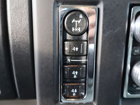 Used 2005 HUMMER H2 Adventure image 27