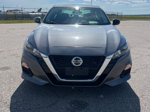 Used 2022 Nissan Altima 2.5 S FWD image 3