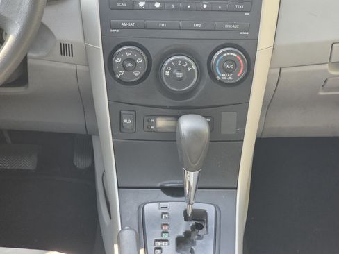 Used 2010 Toyota Corolla image 14